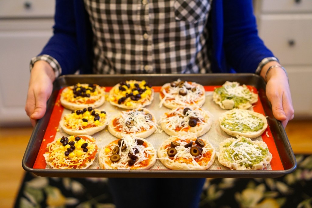 Easy recipe for a quick dinner - build your own mini pizzas with English Muffins