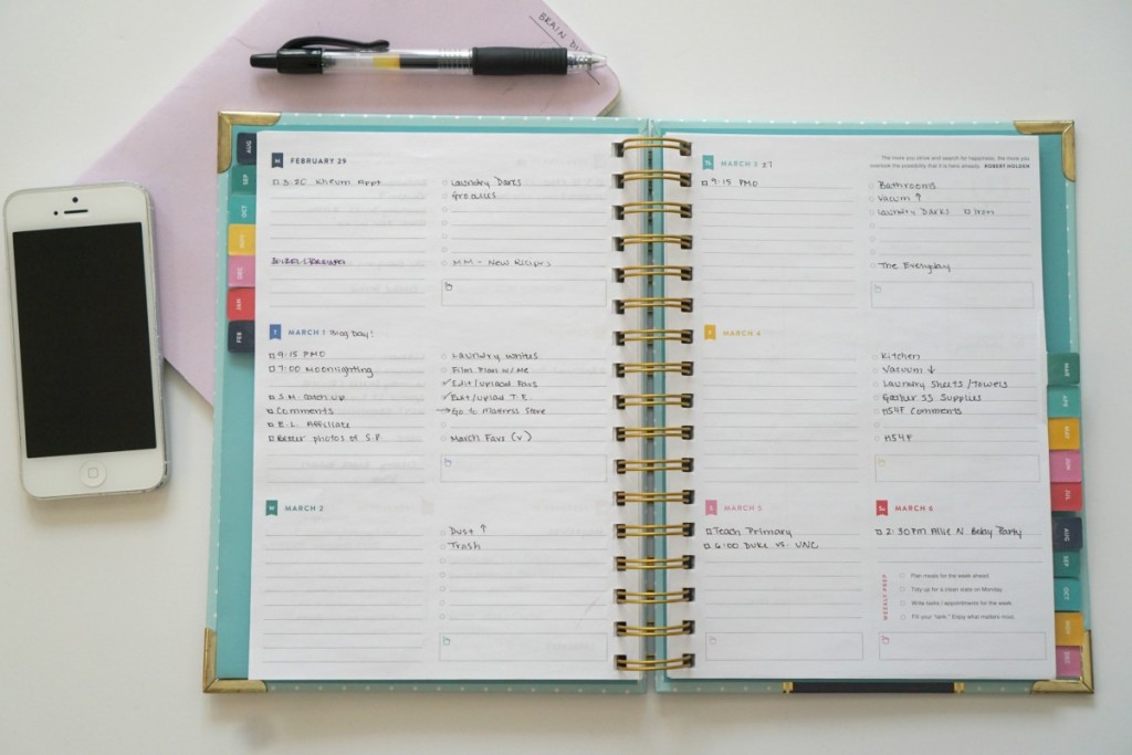 A guide on how to use the Simplified Planner Weekly Edition for monthly, weekly and daily planning.
